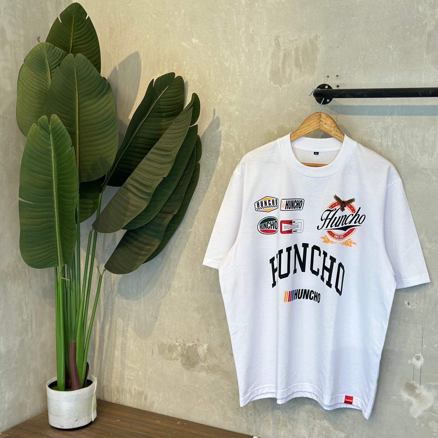 HUNCHO PATCH TEE WHITE